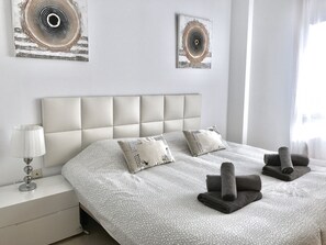 2 bedrooms, iron/ironing board, free WiFi, bed sheets