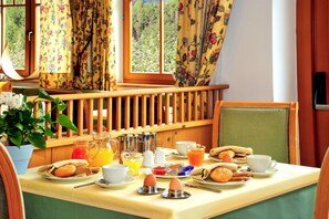 Petit déjeuner buffet compris tous les jours