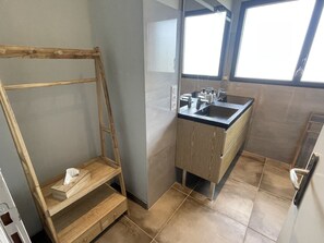 أحواض استحمام، ورق حمّام