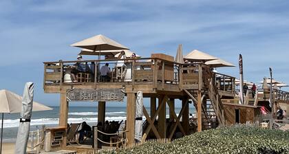 House near the ocean with swimming pool in a 3* residence