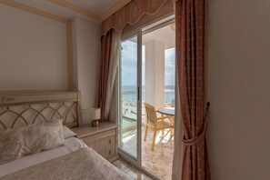 3 makuuhuonetta, silitysrauta/-lauta, vauvan matkasänky, Wi-Fi