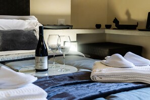 Kamar Deluks | Seprai Frette Italia, seprai premium, dan bantalan ekstra lembut