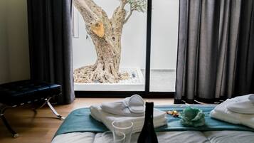 Suite (King) | 1 bedroom, Frette Italian sheets, premium bedding, pillowtop beds