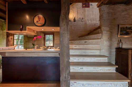 Ehemaliges Presbyterium renoviert 4/6 Pers. klimatisierte 