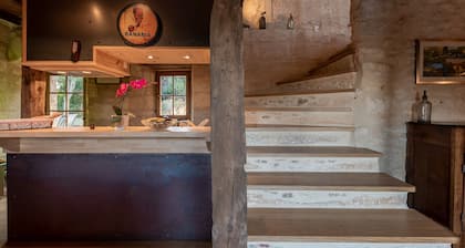 Renovated former presbytery air-conditioned sleeps 4