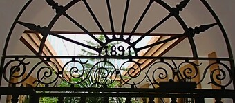 Luxury Apartment with Private Terrace and Parking.  (WIFI)