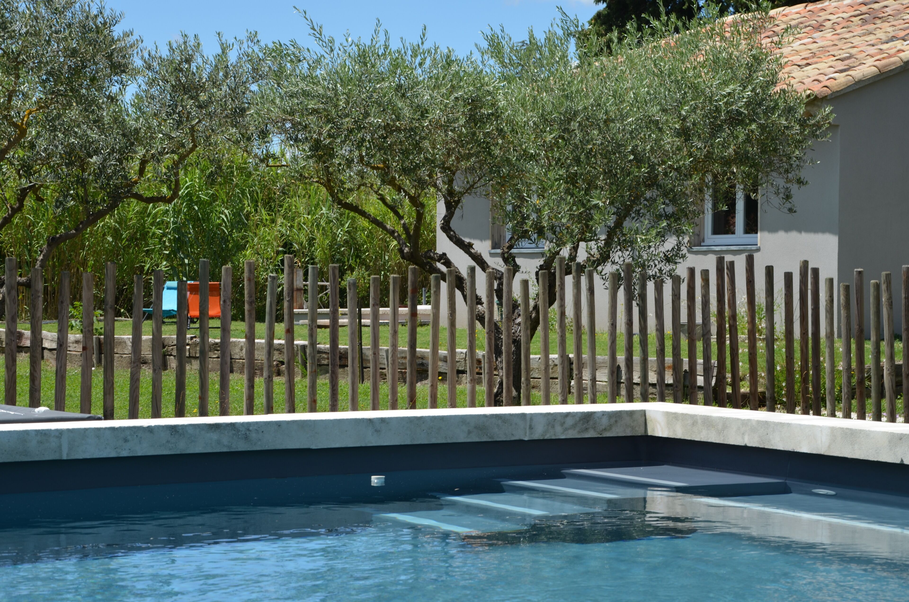 A farmhouse in Isle sur la Sorgue, Luberon. Vallis Clausa's huts
