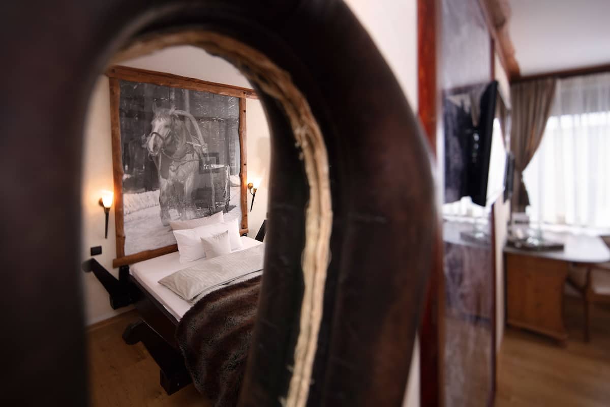 superior single room | individually decorated, individually furnished, desk, laptop workspace