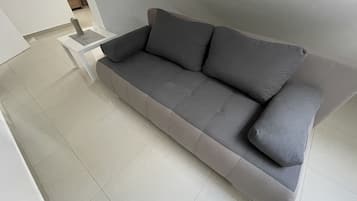 Deluxe Studio | 1 bedroom, hypo-allergenic bedding, soundproofing, iron/ironing board