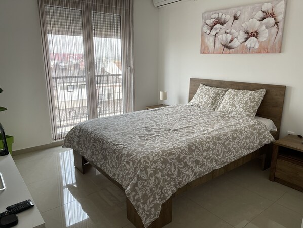 Deluxe Studio | 1 bedroom, hypo-allergenic bedding, soundproofing, iron/ironing board