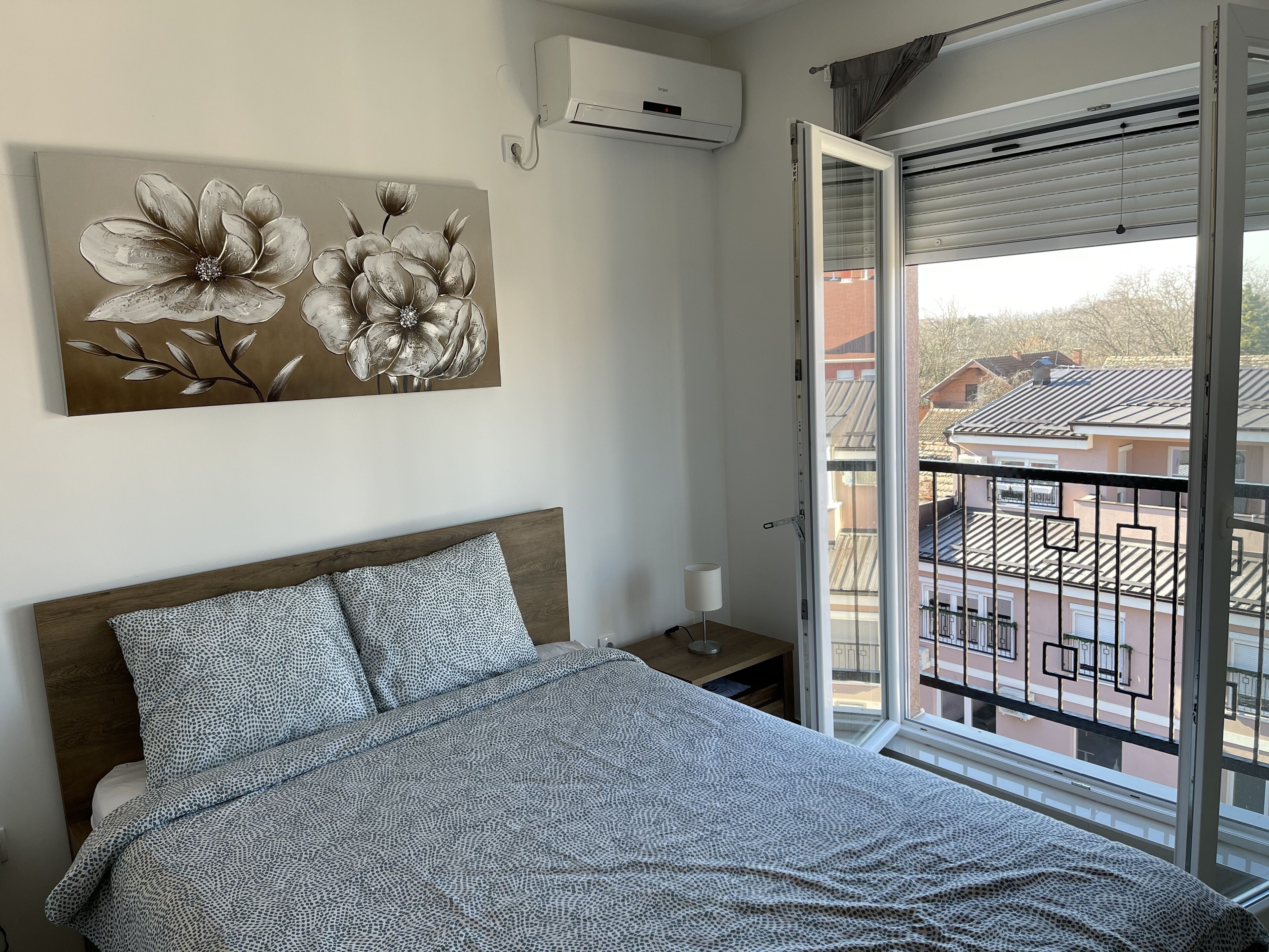 Deluxe Studio | 1 bedroom, hypo-allergenic bedding, soundproofing, iron/ironing board
