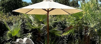 Maison avec jardin de + de 700 mÂČ en plein soleil avec plage et marchĂ© Ă pied