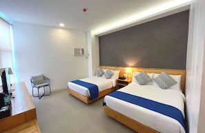 Hypo-allergenic bedding, minibar, in-room safe, desk - Bay's Inn Resort (Baler)