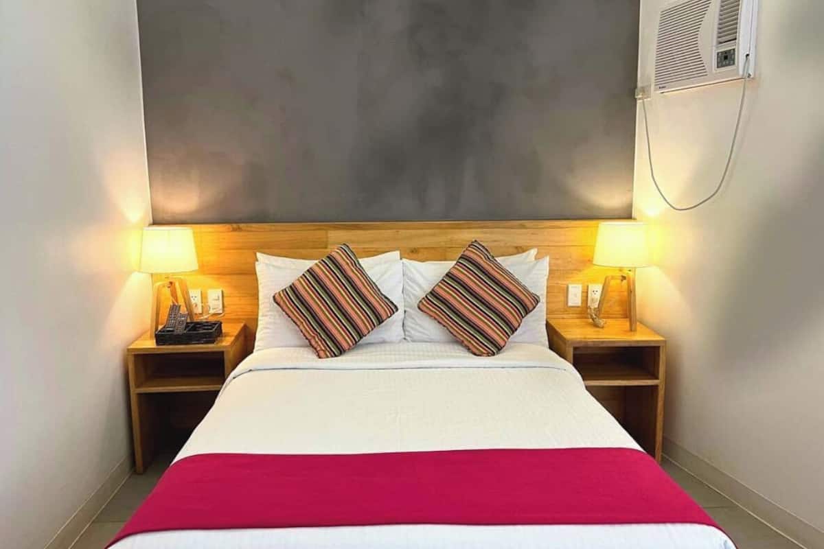 Literie hypoallergénique, minibar, coffres-forts dans les chambres