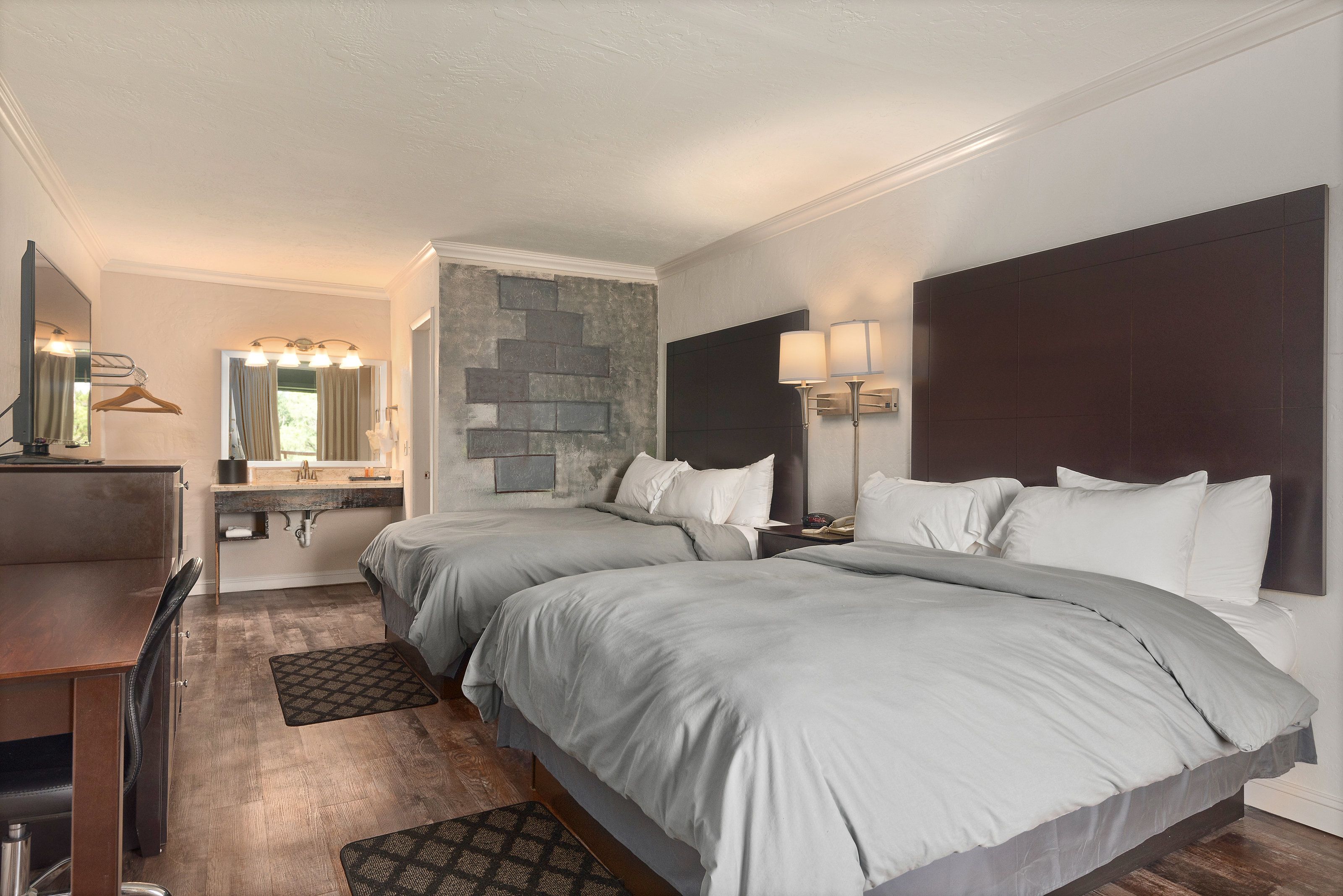 In-room safe, free WiFi, bed sheets