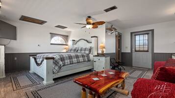 Exclusive Cabin | 3 bedrooms, in-room safe, free WiFi, bed sheets