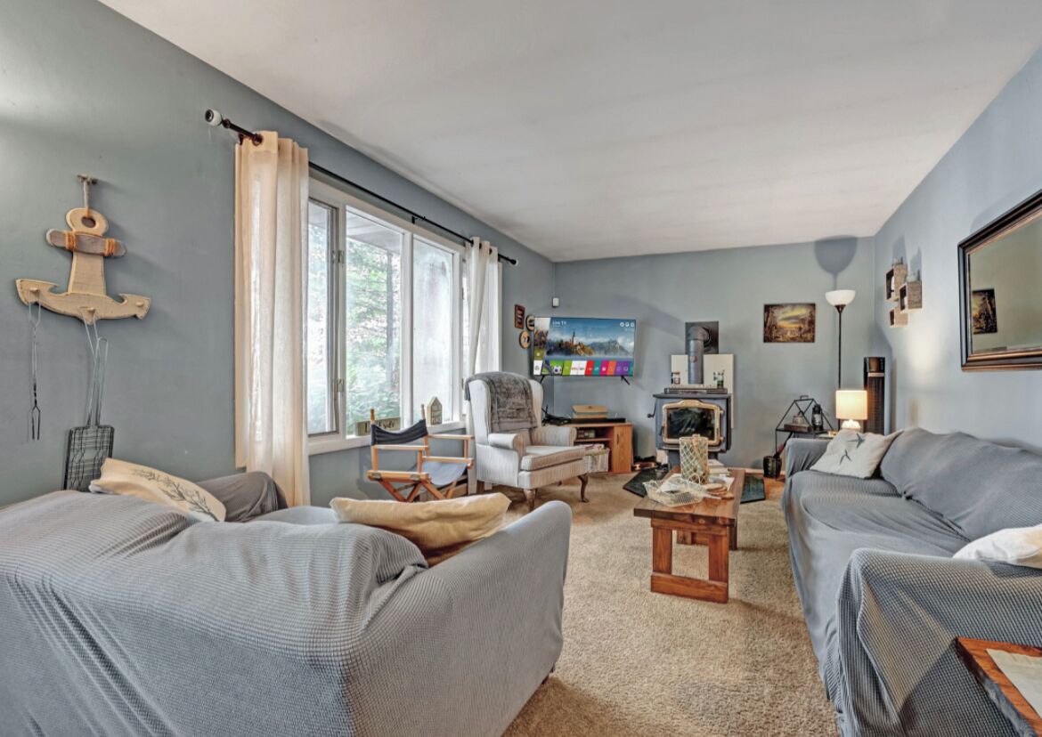 Lakeside Bungalow is located in the Pocono Mountains