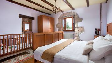 5 bedrooms, iron/ironing board, travel cot, free WiFi