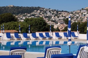 حمّام سباحة خارجي