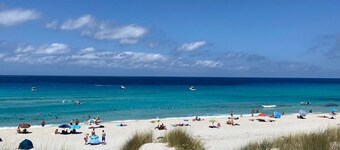 Superb 2-person 38m2 air-conditioned apartment 250m from the beach.