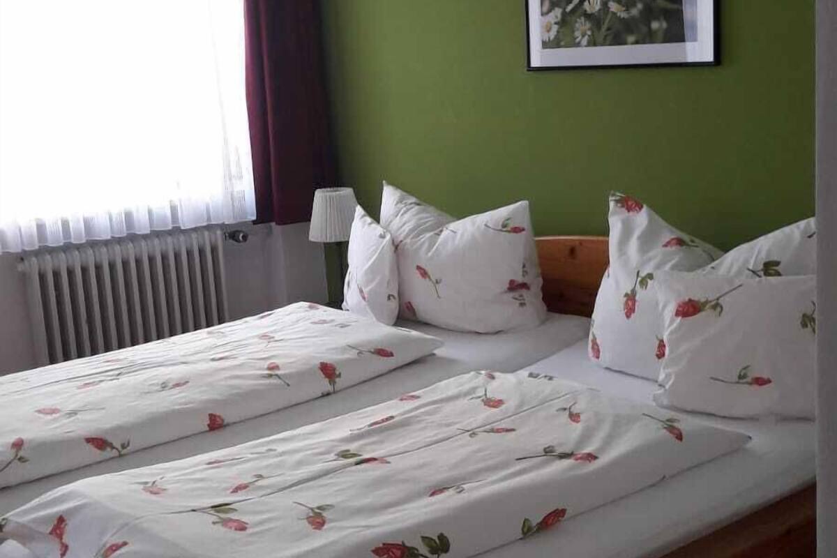basic double room | free wifi, bed sheets