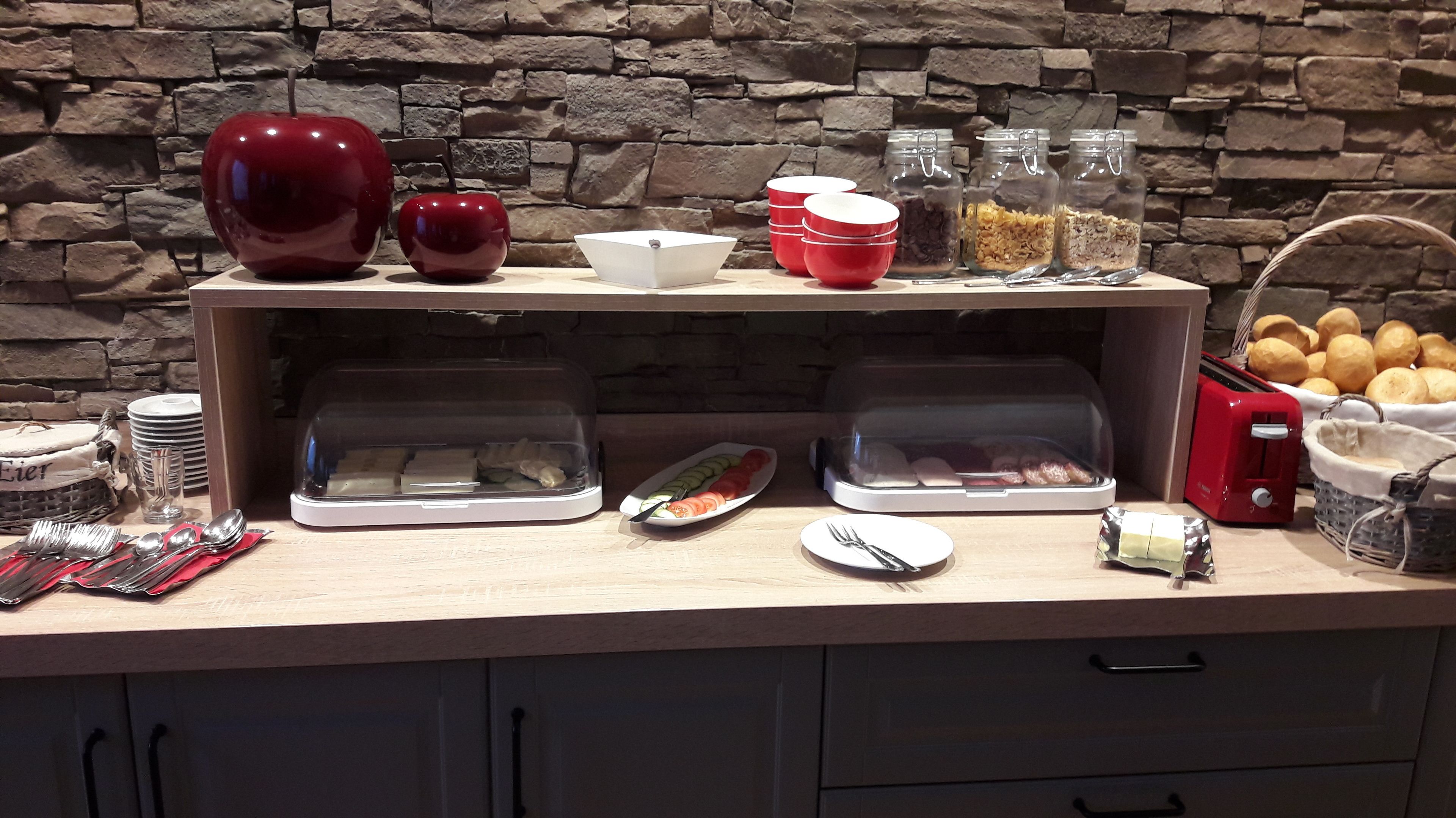 Tägliches inbegriffenes einheimisches Frühstück