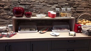 Free daily local cuisine breakfast - Zum Goldenen Löwen (Moosbach)