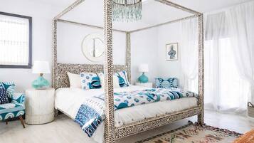 2 bedrooms, iron/ironing board, travel cot, WiFi