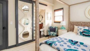 2 bedrooms, iron/ironing board, travel cot, WiFi