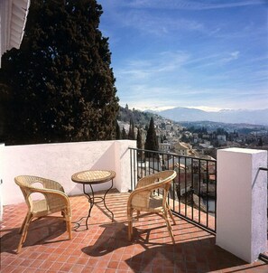 Double Room with Terrace or Balcony | Terrace/patio - Carmen de la Alcubilla del Caracol (Granada)