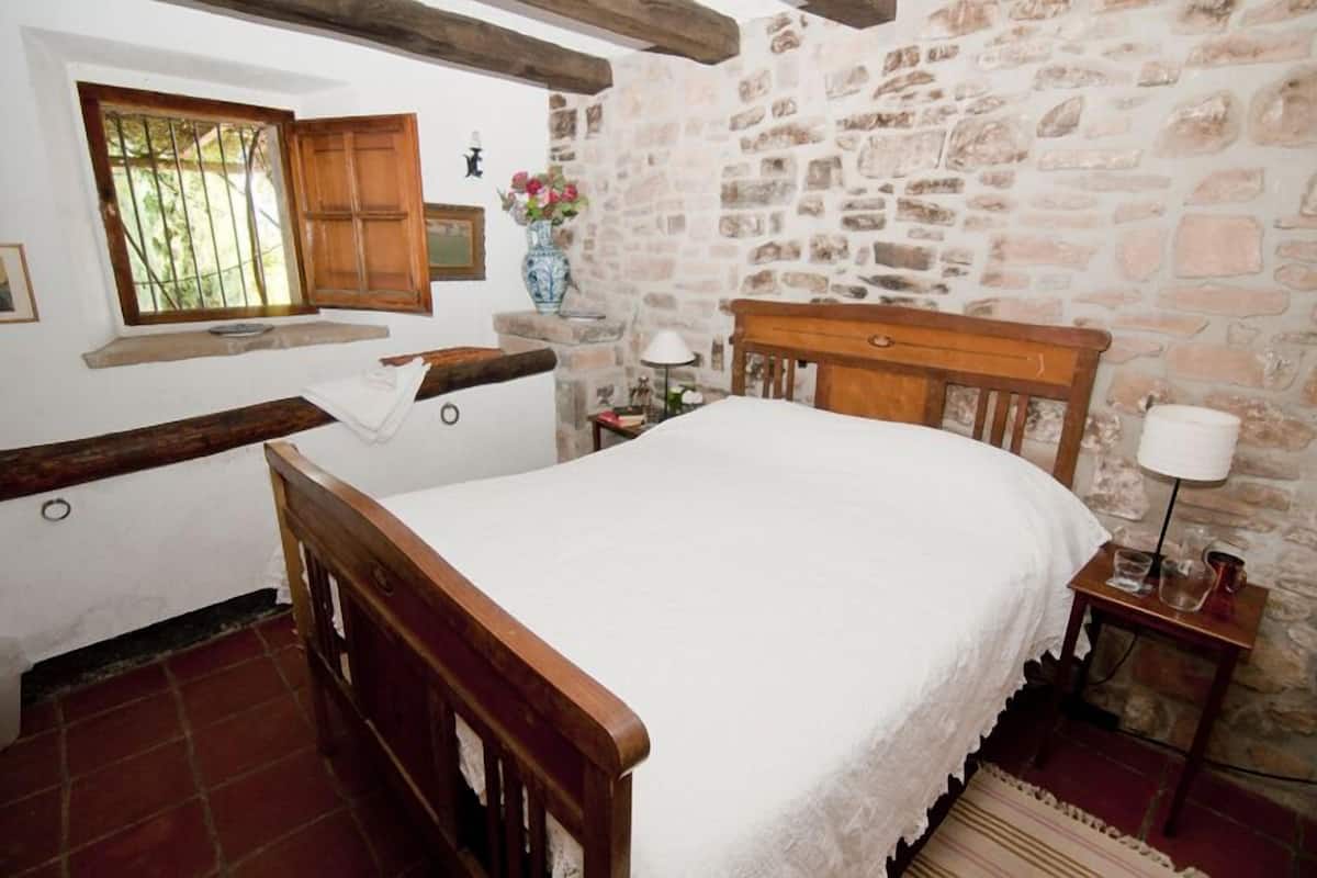 Double Room, Non Smoking | Minibar, cribs (free), rollaway beds (surcharge), WiFi (free)