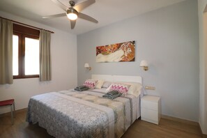 3 bedrooms, in-room safe, iron/ironing board, free WiFi