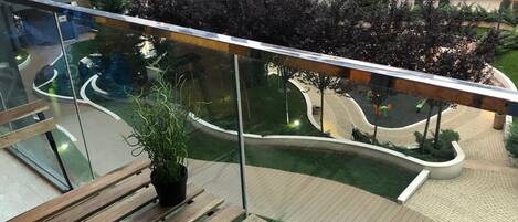 Departamento superior, vista al patio | Terraza o patio