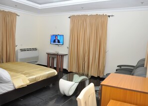 Desk, laptop workspace, free WiFi