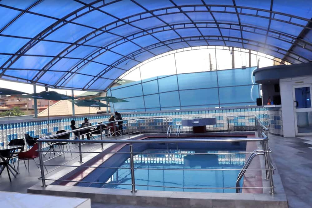 D'Luxx Villa & Suites