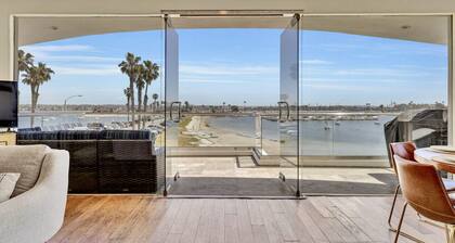 Light And Airy Penthouse Overlooking Mission Bay!