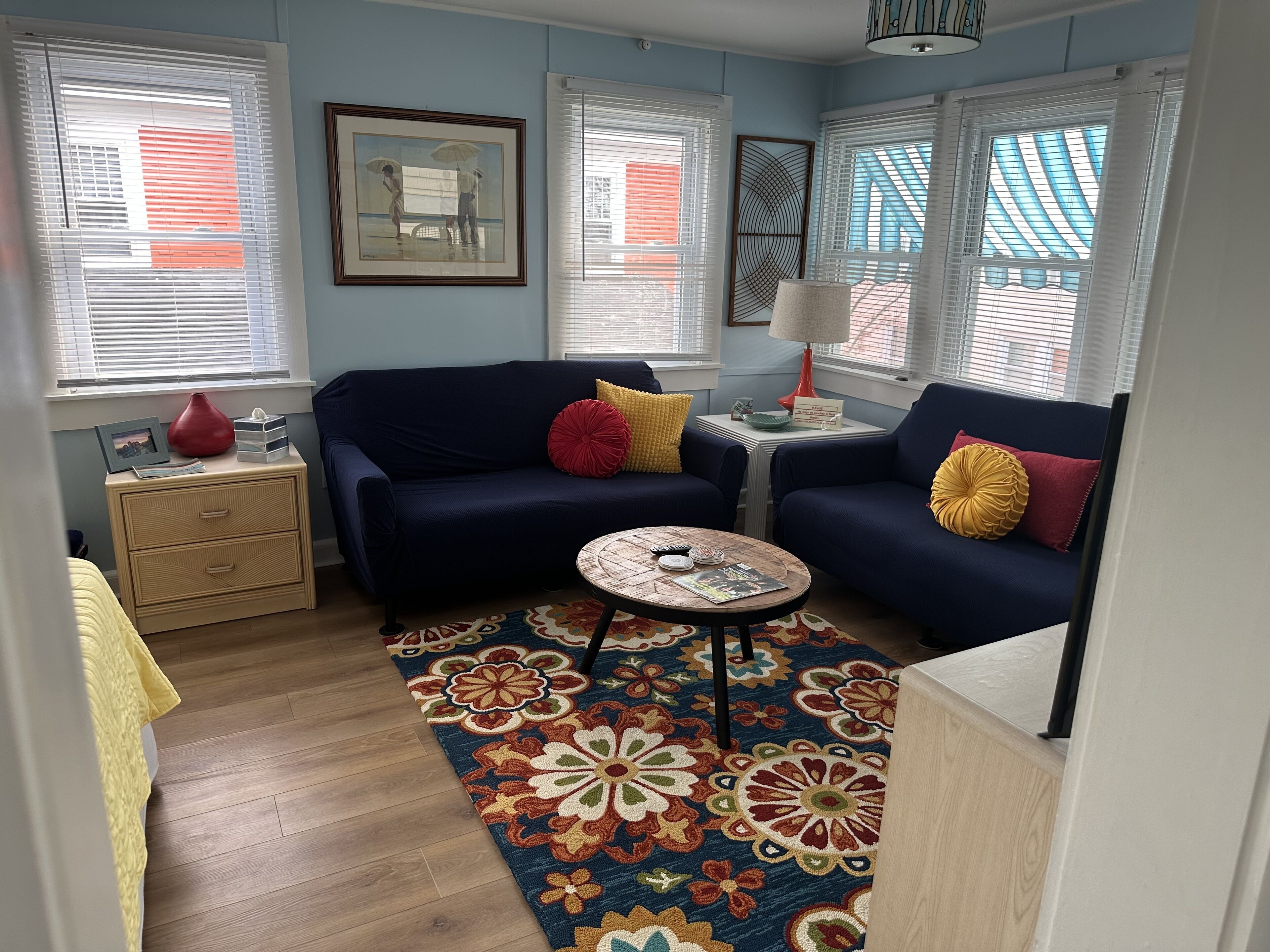 Charming Upper Cottage Downtown Rehoboth 1.5 Blks to Beach Sleeps 4 Pet friendly