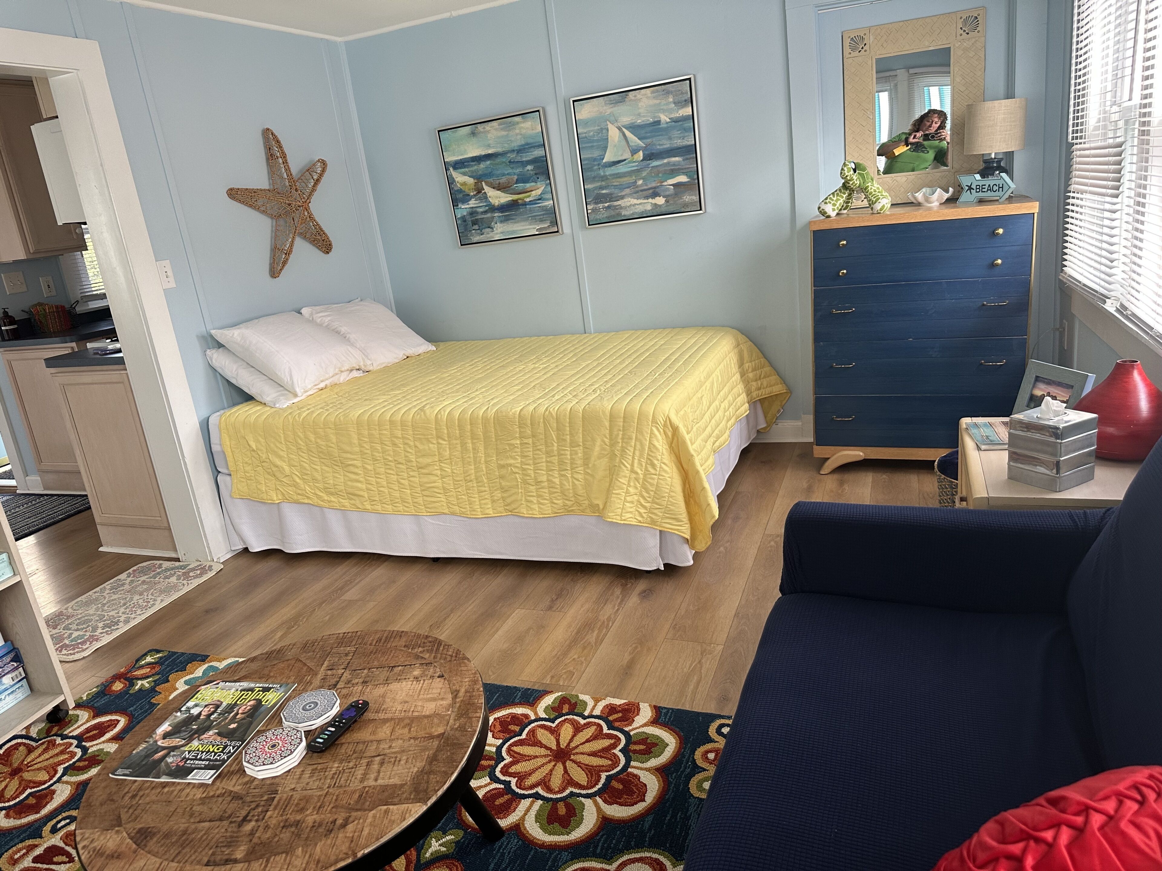 Charming Upper Cottage Downtown Rehoboth 1.5 Blks to Beach Sleeps 4 Pet friendly