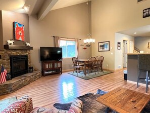TV, fireplace