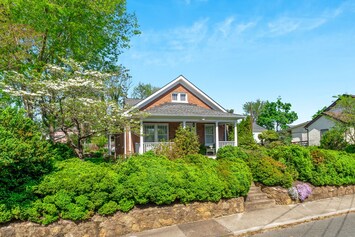 Beautifully renovated 1935 Bungalow