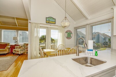 Ocean view villa with 2 decks and 2 golf carts; next door to BHI Club