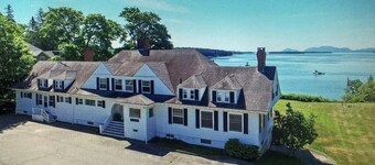 Classic and Spacious Maine Waterfront Retreat