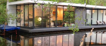 A Stunning Contemporary Designed Houseboat.