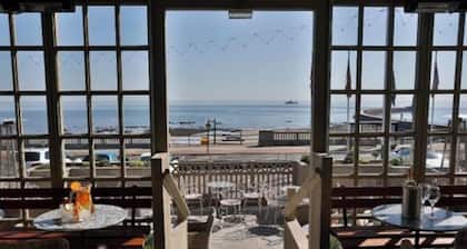 Roker Seafront Apartments, spectacular sea views