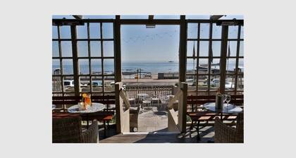 Roker Seafront Apartments, spectacular sea views