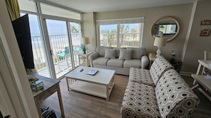 Smart-TV, Kamin, DVD-Player