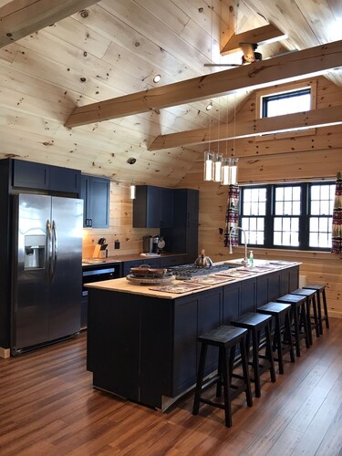 Cozy Cabin in Pittsburg NH  - DIRECT SNOWMOBILE & ATV TRAIL ACCESS