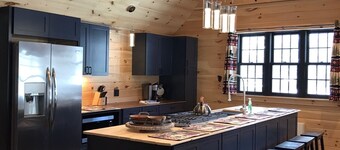 ピッツバーグのNHビレッジにある居心地のよいキャビン - 直通スノーモービル＆ATVトレイルアクセス 