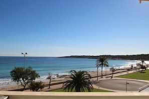 Beach nearby, beach towels - Sa Maniga - sunny modern apartment, 3floors, on the beach up to 3pers. WLAN incl. (Cala Millor)