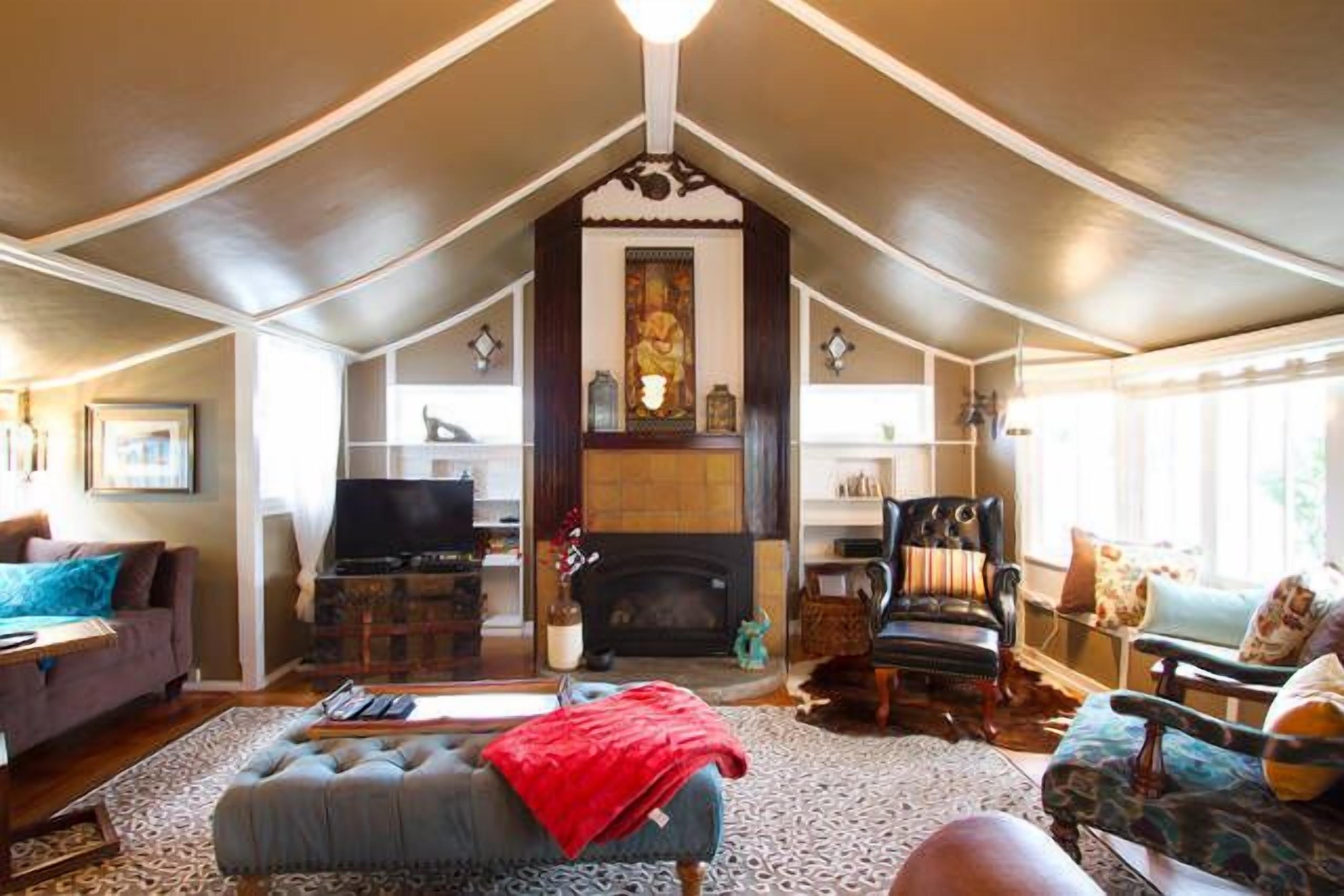 John Steinbeck's Cottage: 30-Night Minimum Stay